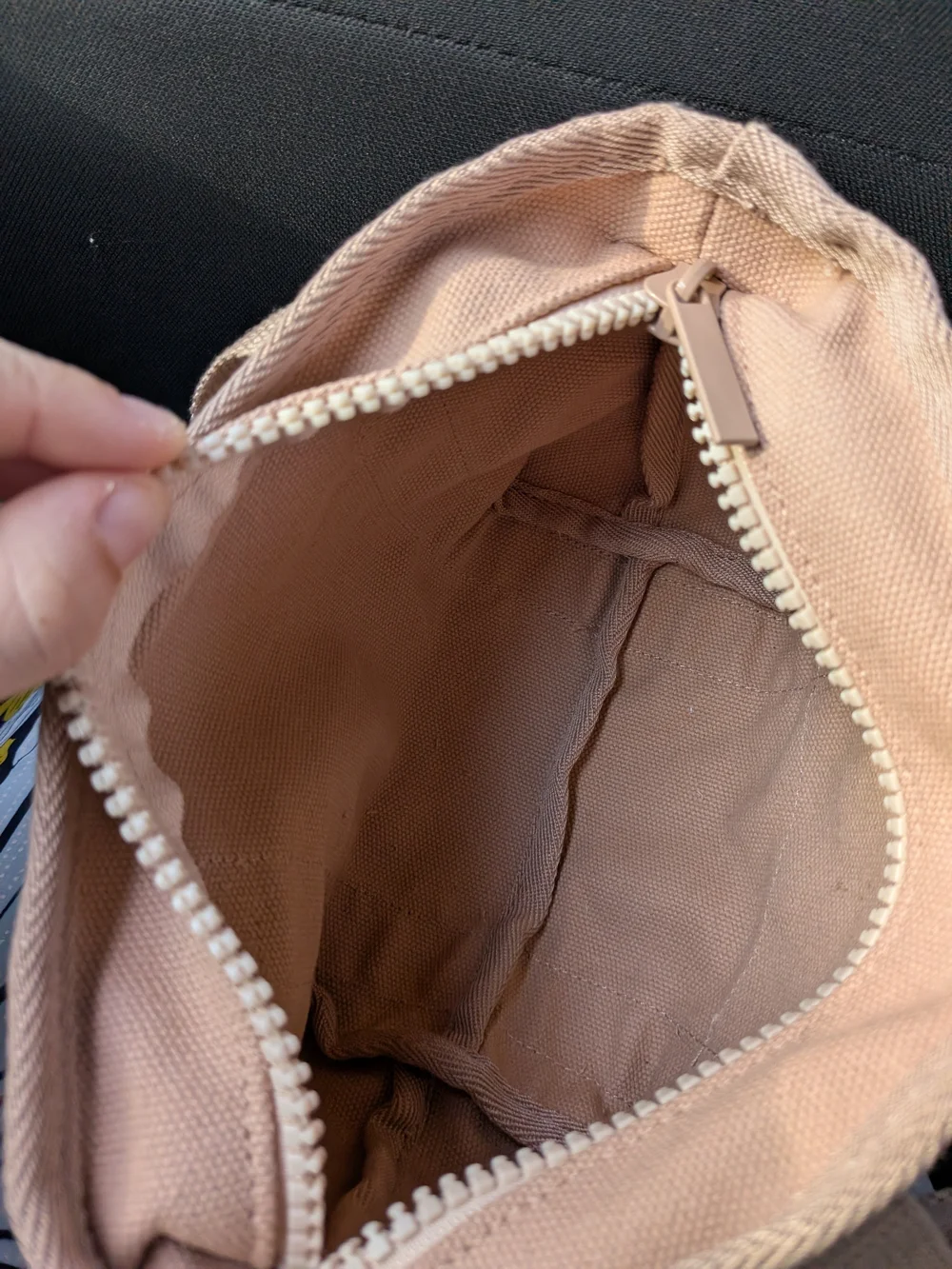 ILIA compact beige
